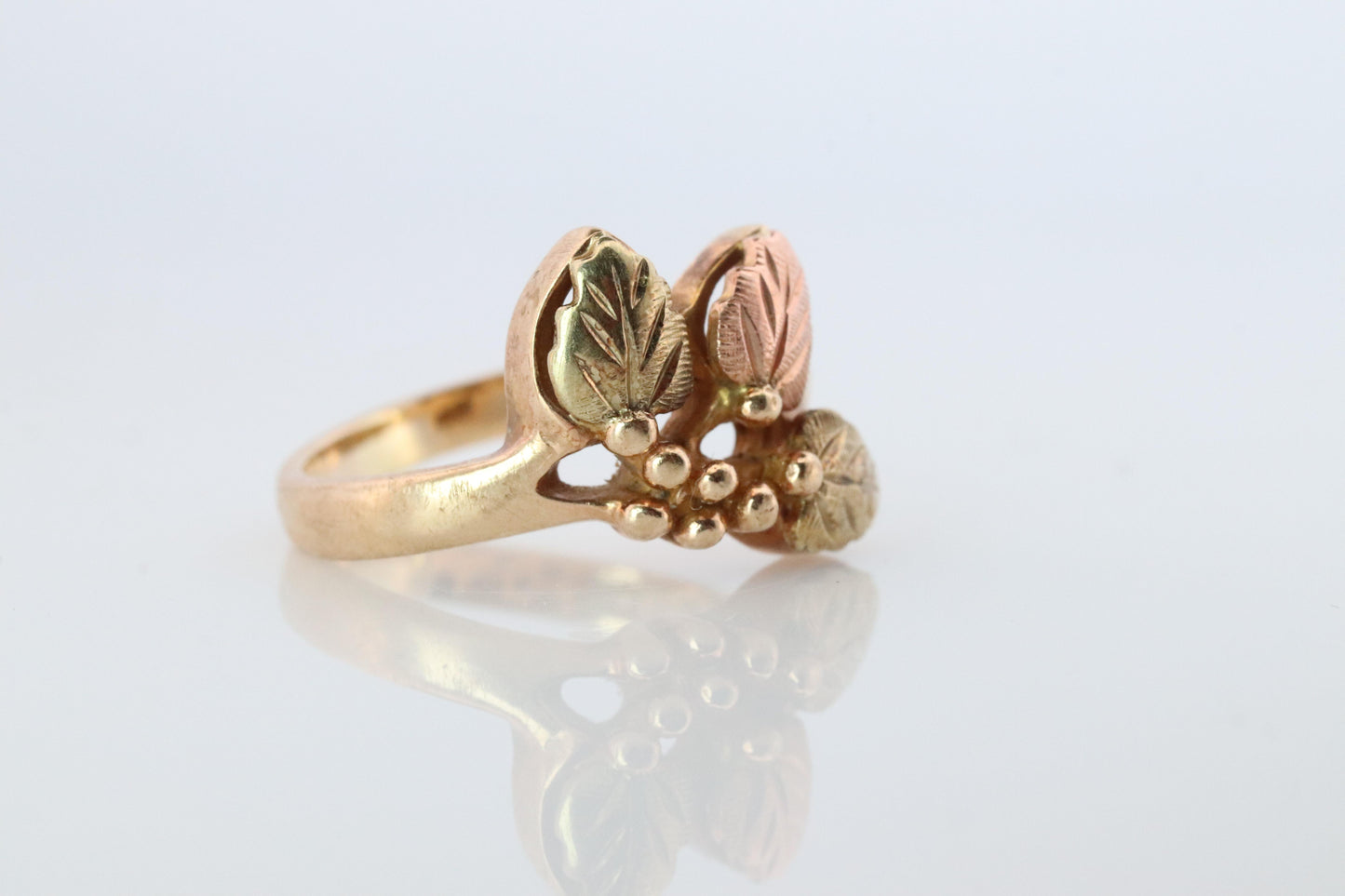 Black Hills Gold Ring. 10k 12k Black Hills Vine Leaf Cluster band