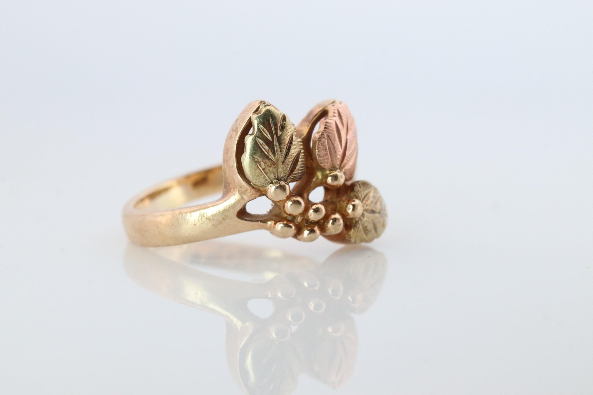 Black Hills Gold Ring. 10k 12k Black Hills Vine Leaf Cluster band