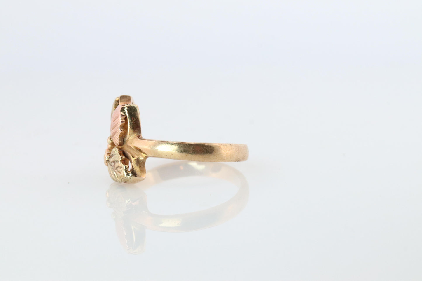 Black Hills Gold Ring. 10k 12k Black Hills Vine Leaf Cluster band