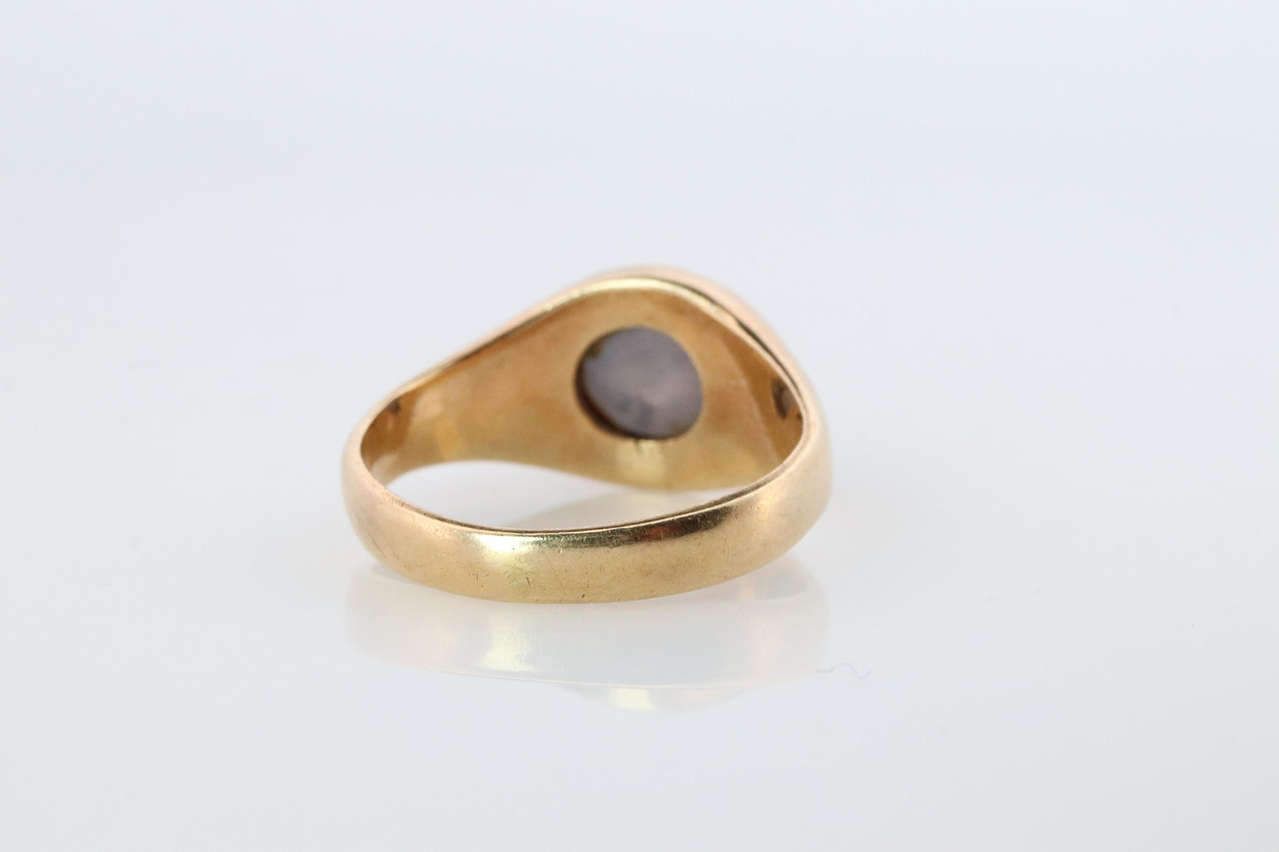 14k Gray Star Sapphire Round Cabochon ring. Large Heavy Sapphire Bezel set.