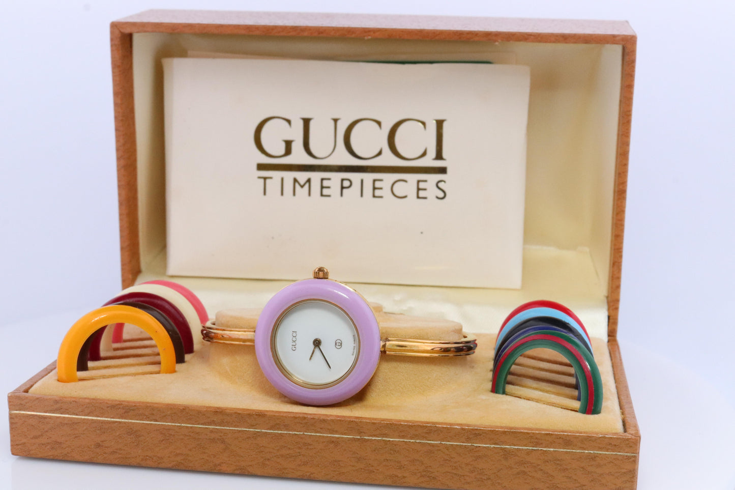 Vintage GUCCI Quartz 1100L Watch Timepiece. Gucci Ladies Bangle watch with BOX