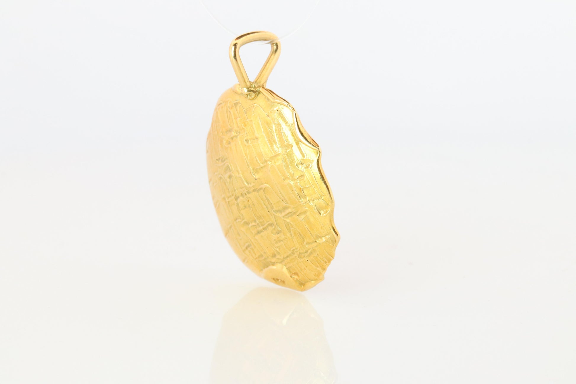 18k Resting Woman Pendant. 18k Yellow Gold Intaglio Lady with Basket Pendant
