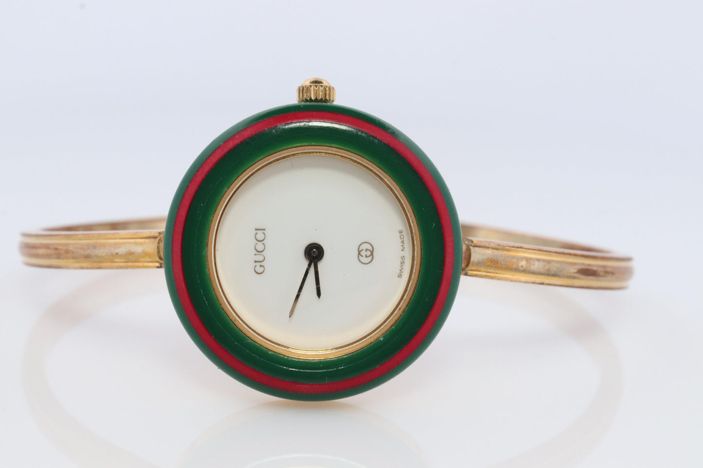 Vintage GUCCI Quartz 1100L Watch Timepiece. Gucci Ladies Bangle watch with BOX