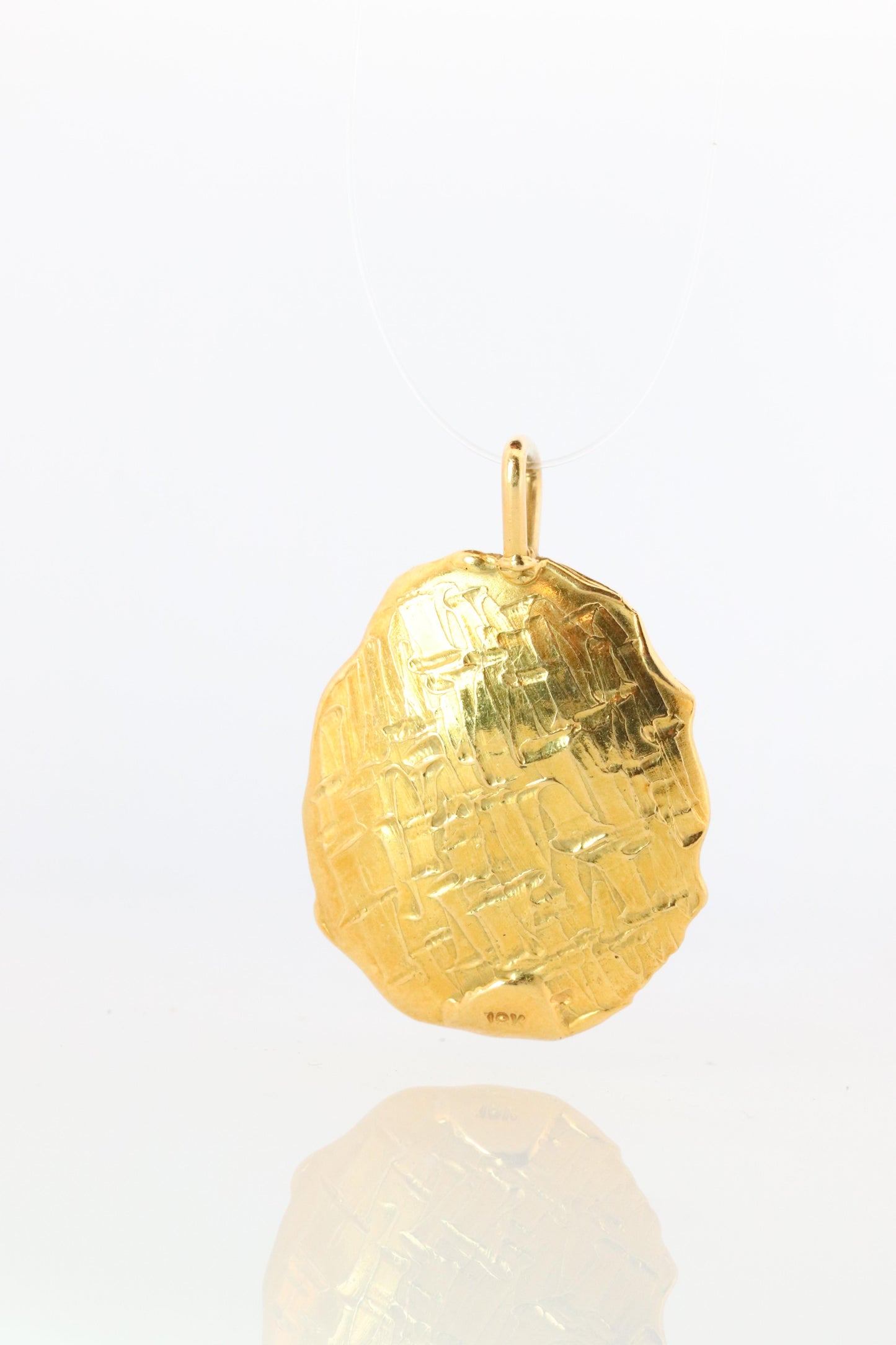 18k Resting Woman Pendant. 18k Yellow Gold Intaglio Lady with Basket Pendant