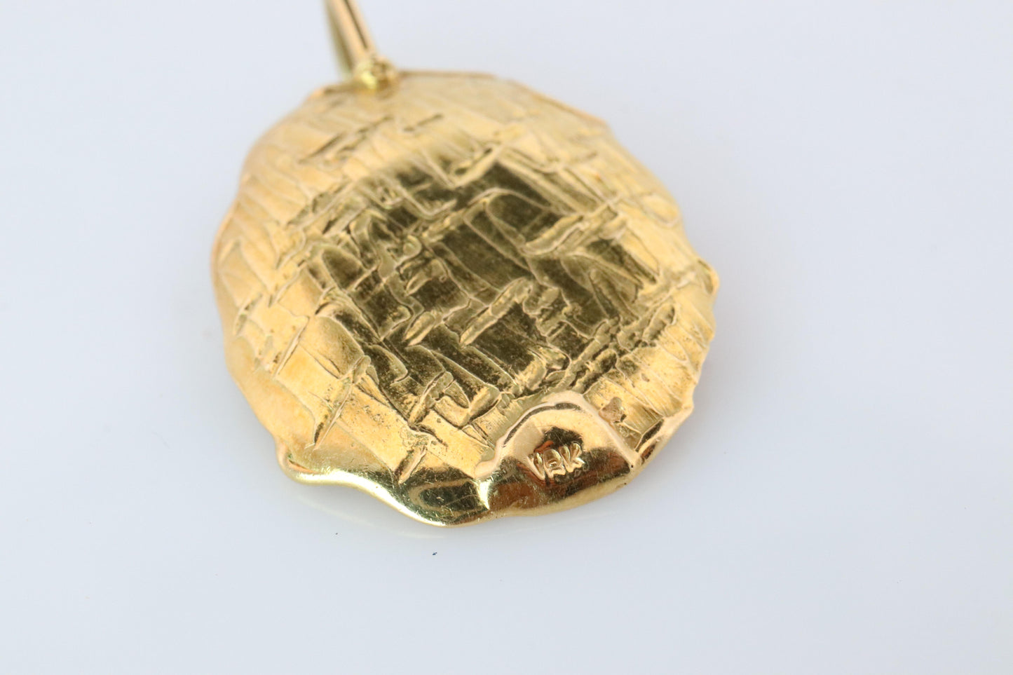 18k Resting Woman Pendant. 18k Yellow Gold Intaglio Lady with Basket Pendant