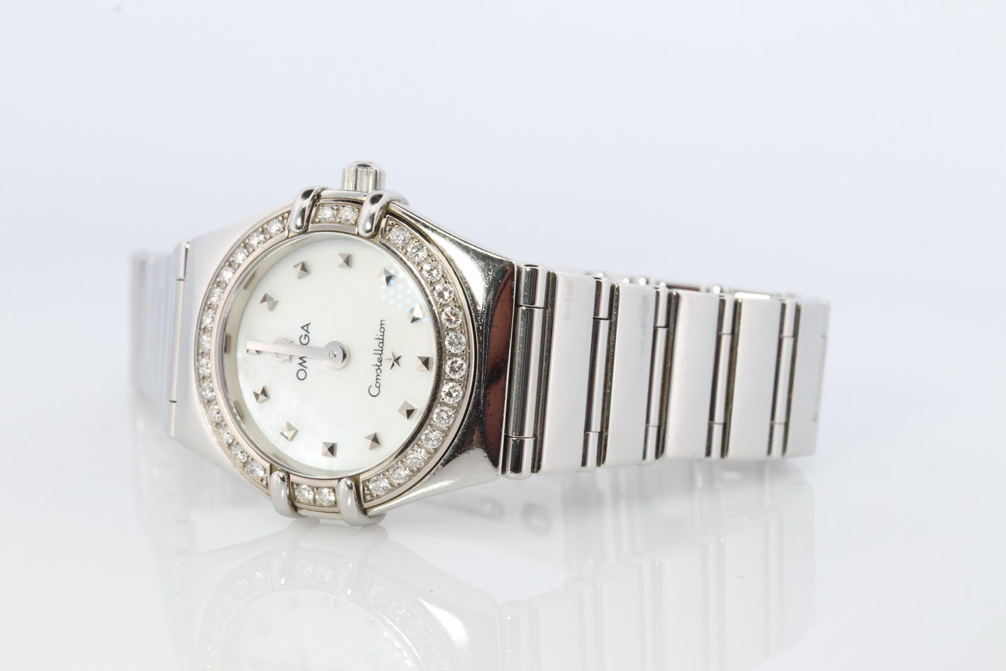 Omega Diamond Watch. Authentic Ladies Omega 1465.71 Constellation Mother Pearl.