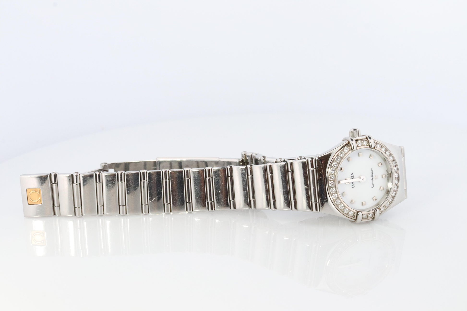 Omega Diamond Watch. Authentic Ladies Omega 1465.71 Constellation Mother Pearl.