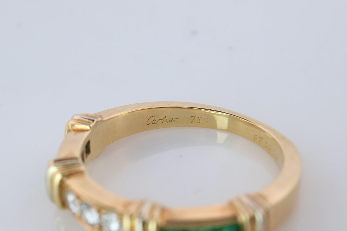 CARTIER Contessa 18k 750 Yellow Gold Ring. Cartier Diamond and Emerald Band
