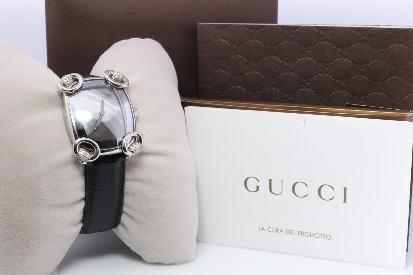 Vintage GUCCI Quartz 117.5 Watch. Gucci Diamond Horsebit Ladies. Box and Papers