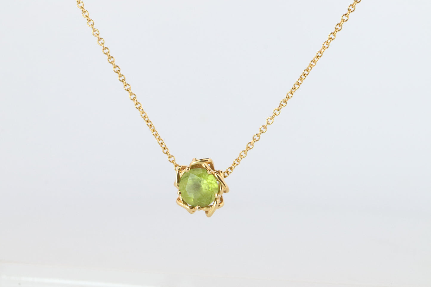 Vintage Tiffany Co Necklace. 18k Tiffany Green Peridot Kiss Around Pendant.