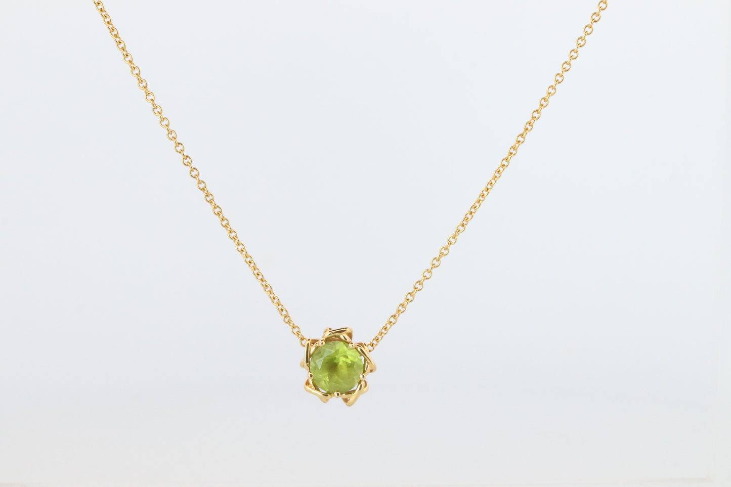 Vintage Tiffany Co Necklace. 18k Tiffany Green Peridot Kiss Around Pendant.