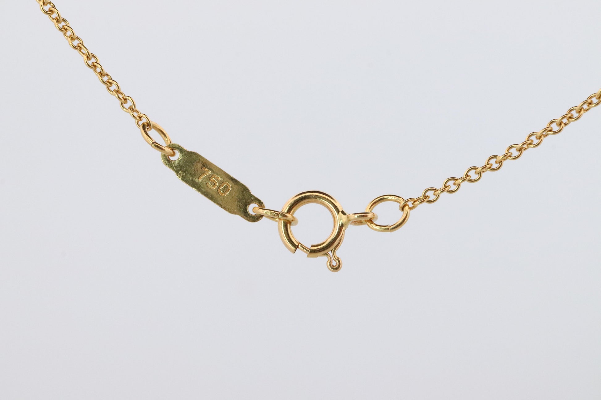 Vintage Tiffany Co Necklace. 18k Tiffany Green Peridot Kiss Around Pendant.