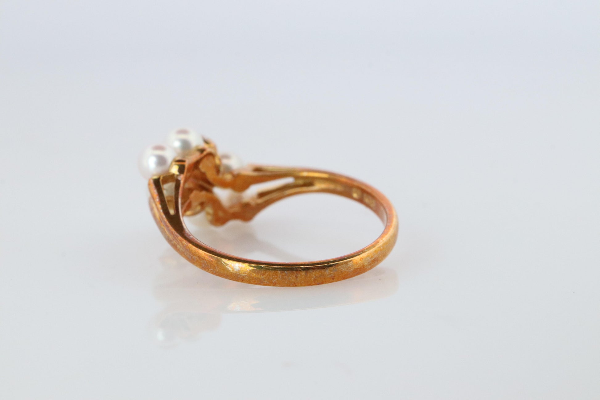 Mikimoto Ring. Vintage 18k Gold Mikimoto Pearl and Diamond Cluster. Vines Grapes