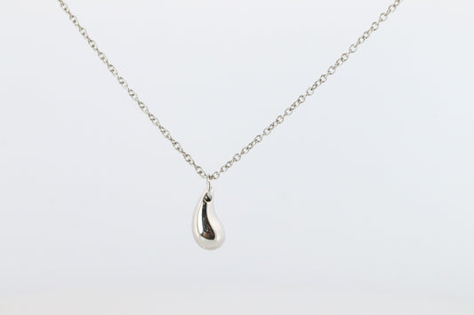 Tiffany and Co Teardrop Pendant. Platinum Tiffany Elsa Peretti Tear Necklace