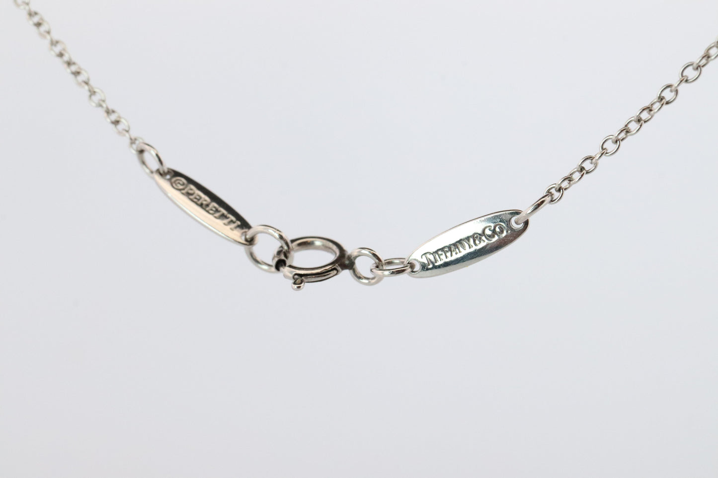 Tiffany and Co Teardrop Pendant. Platinum Tiffany Elsa Peretti Tear Necklace