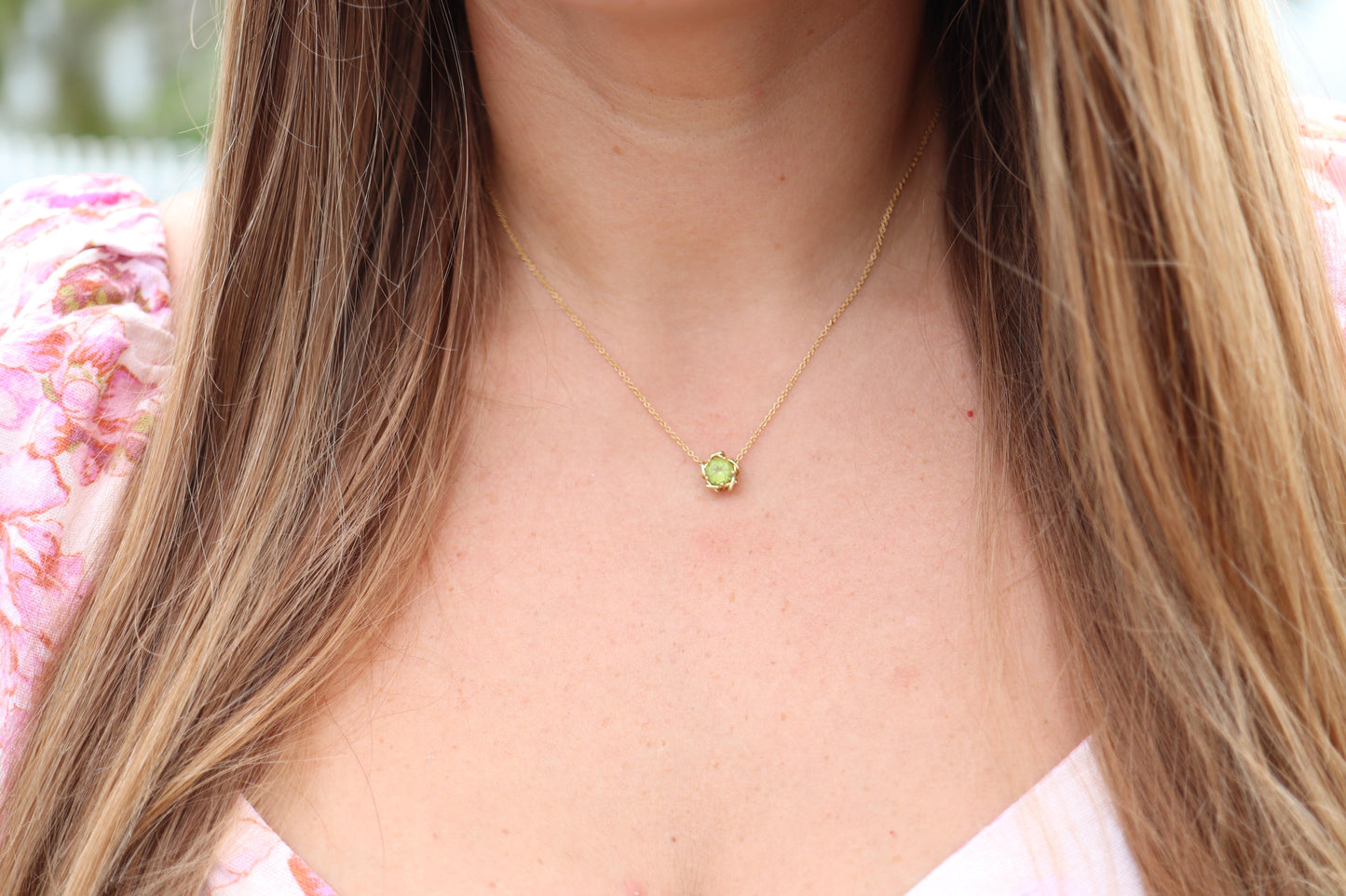 Vintage Tiffany Co Necklace. 18k Tiffany Green Peridot Kiss Around Pendant.