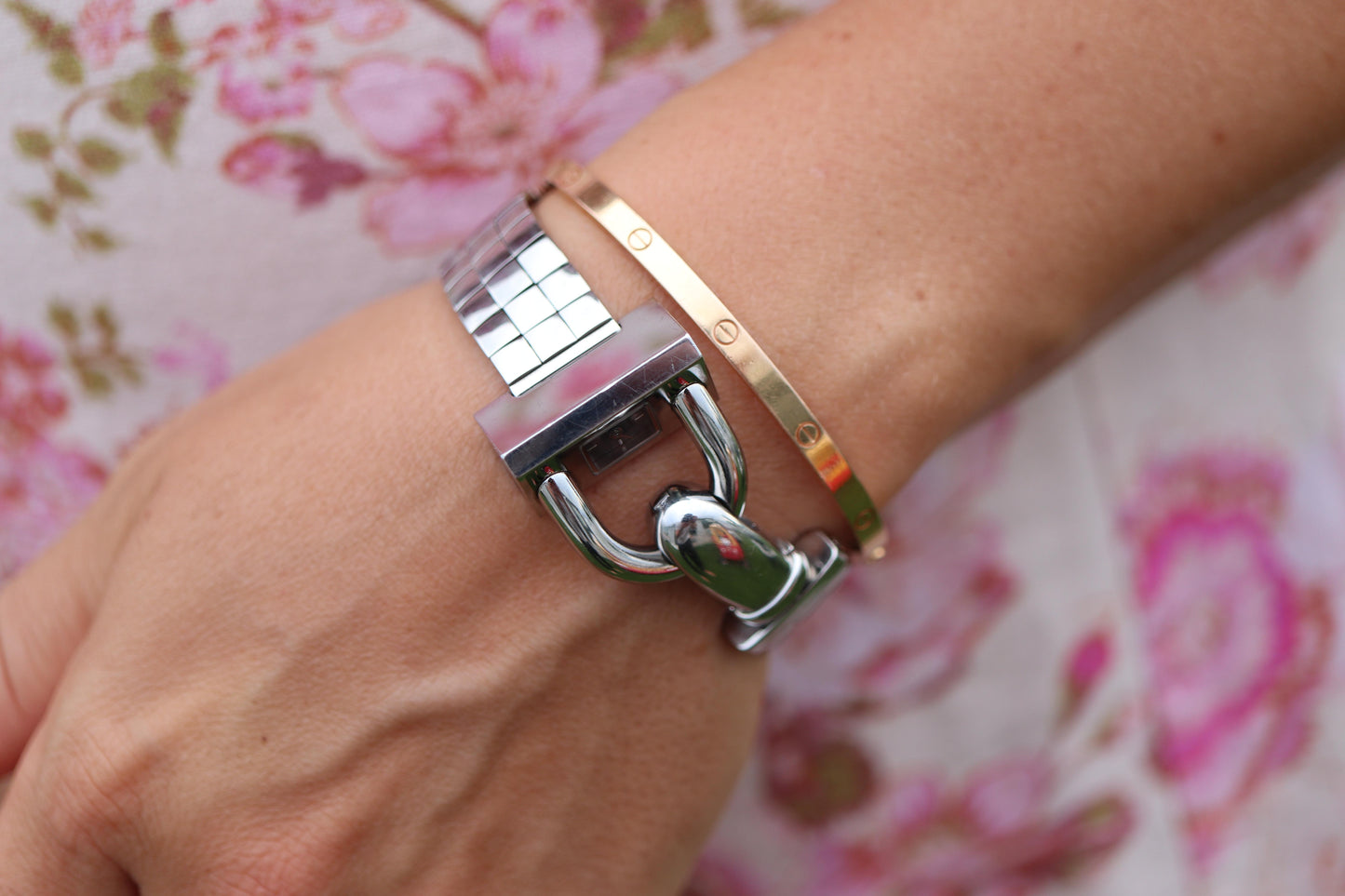 Van Cleef and Arpels Cadenas Lock watch. VCA Cadenas wristwatch