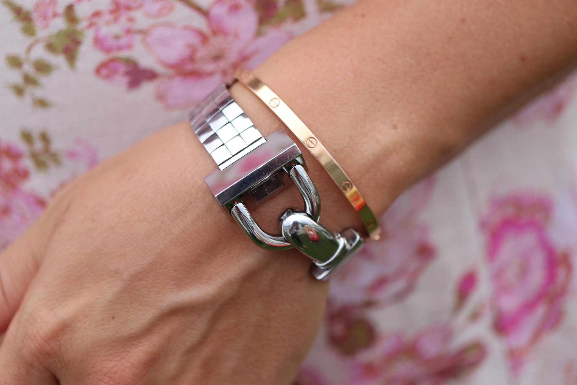 Van Cleef and Arpels Cadenas Lock watch. VCA Cadenas wristwatch