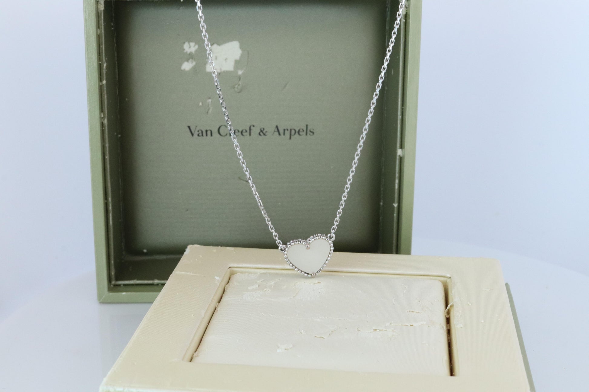 Van Cleef Arpels Lucky Alhambra Necklace. Genuine VCA 18k WG Shell Heart Pendant