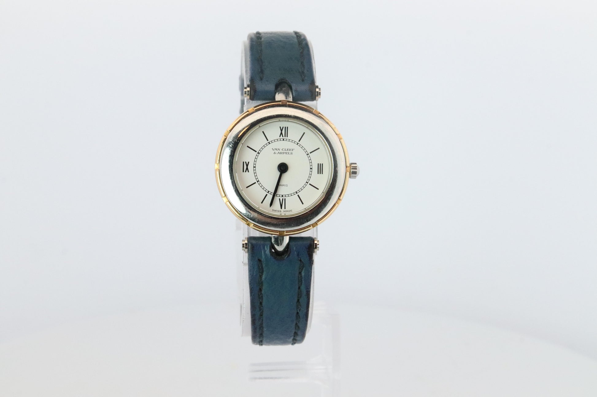 Van Cleef and Arpels 43607 watch. La Collection 18k SS Round 25mm Watch