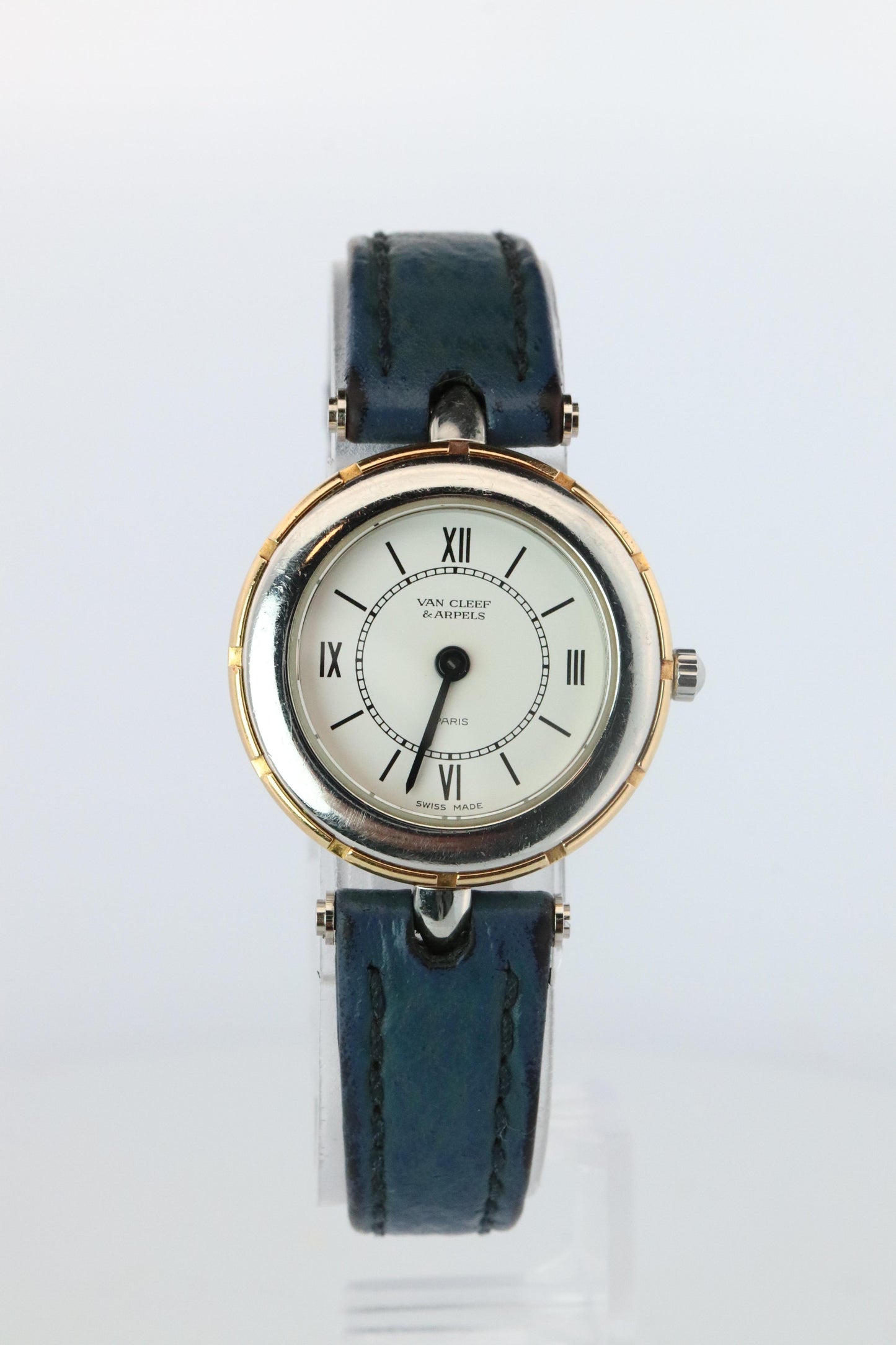 Van Cleef and Arpels 43607 watch. La Collection 18k SS Round 25mm Watch
