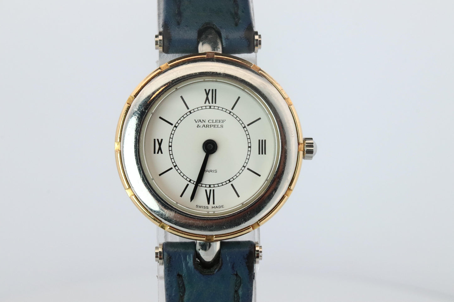 Van Cleef and Arpels 43607 watch. La Collection 18k SS Round 25mm Watch