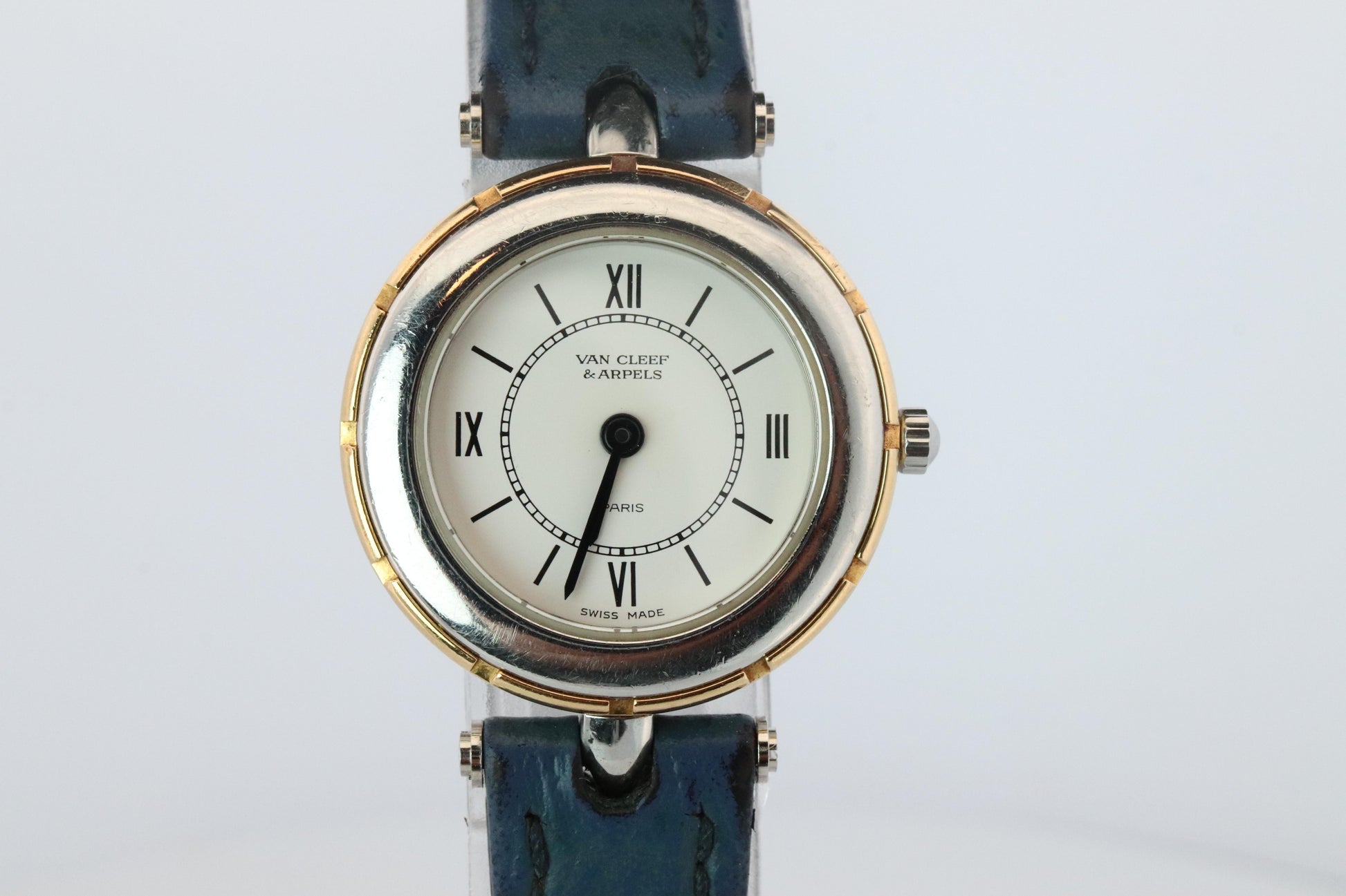 Van Cleef and Arpels 43607 watch. La Collection 18k SS Round 25mm Watch