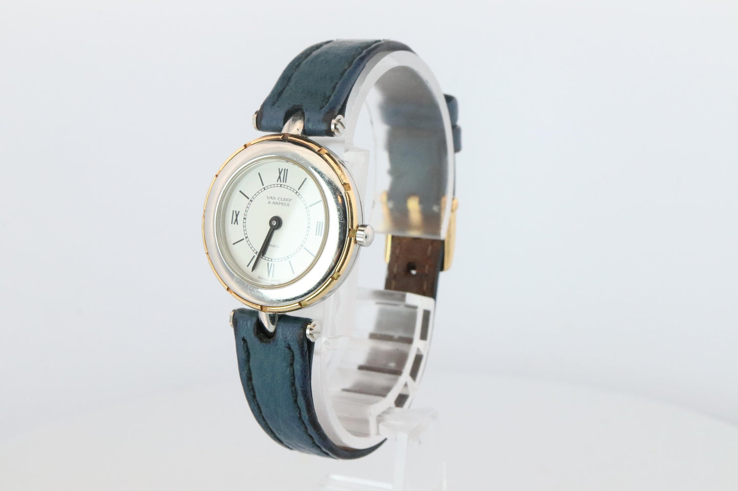 Van Cleef and Arpels 43607 watch. La Collection 18k SS Round 25mm Watch