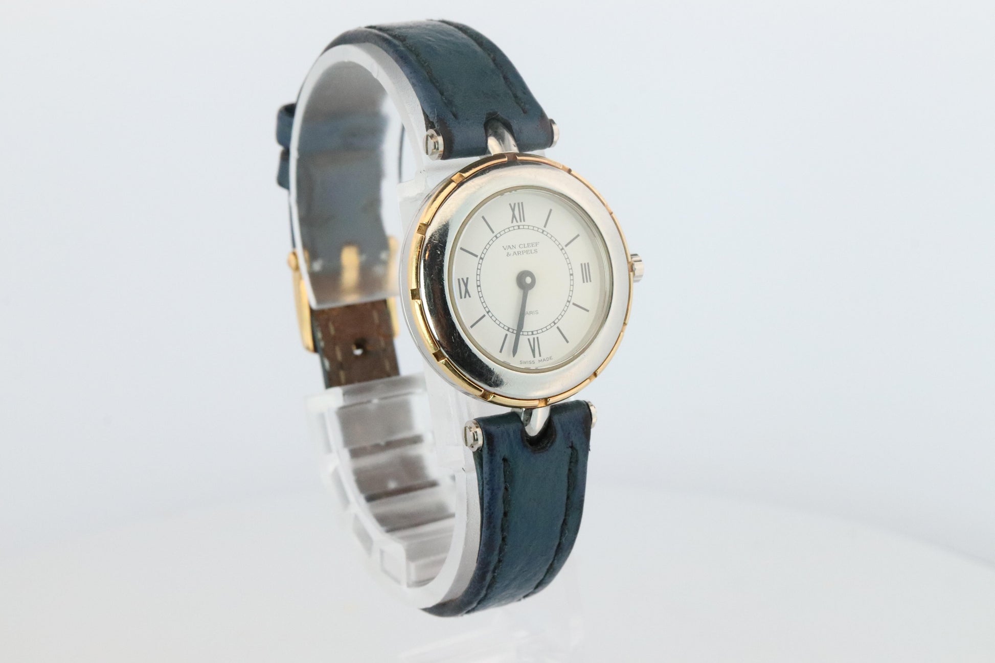 Van Cleef and Arpels 43607 watch. La Collection 18k SS Round 25mm Watch