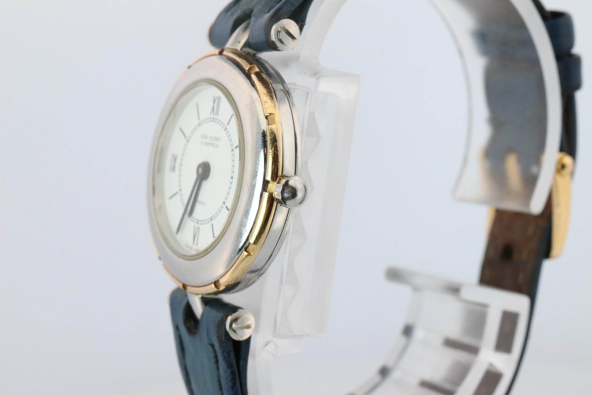 Van Cleef and Arpels 43607 watch. La Collection 18k SS Round 25mm Watch