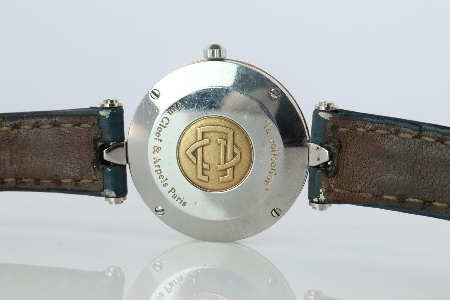 Van Cleef and Arpels 43607 watch. La Collection 18k SS Round 25mm Watch