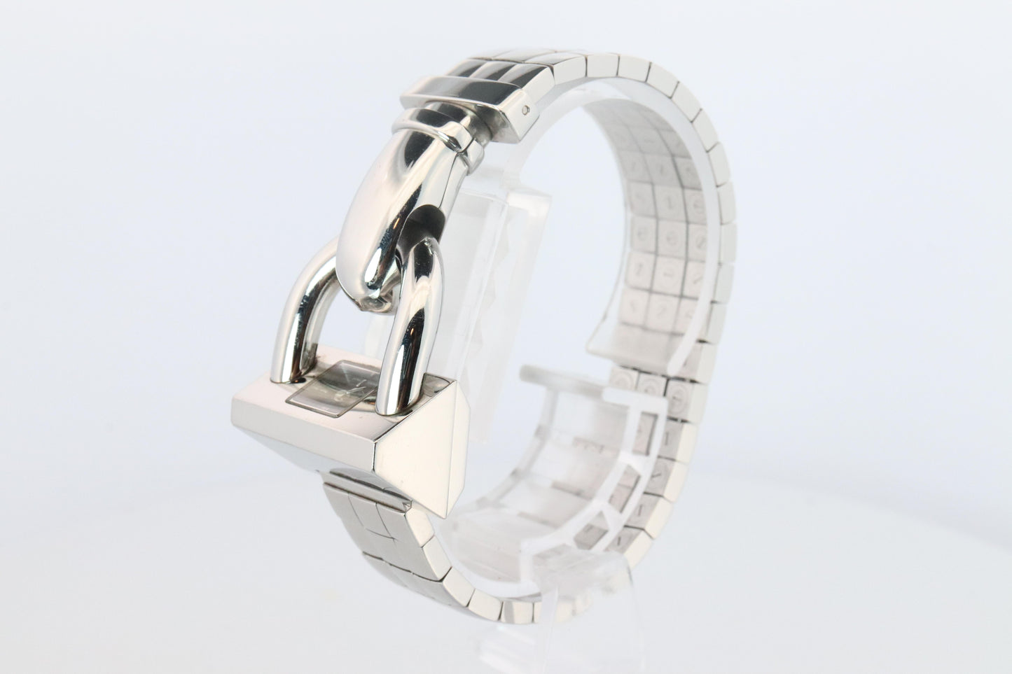Van Cleef and Arpels Cadenas Lock watch. VCA Cadenas wristwatch