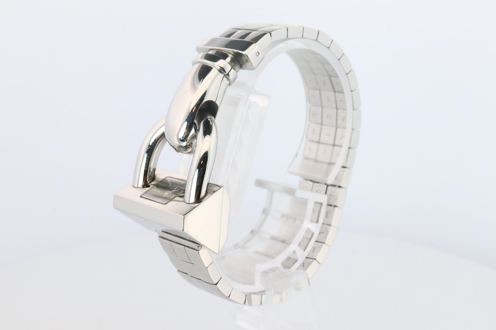 Van Cleef and Arpels Cadenas Lock watch. VCA Cadenas wristwatch