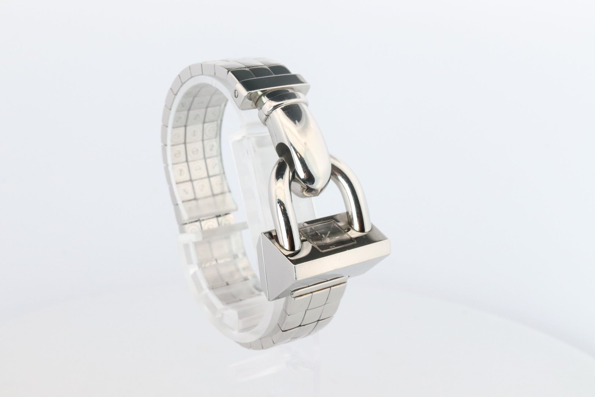 Van Cleef and Arpels Cadenas Lock watch. VCA Cadenas wristwatch