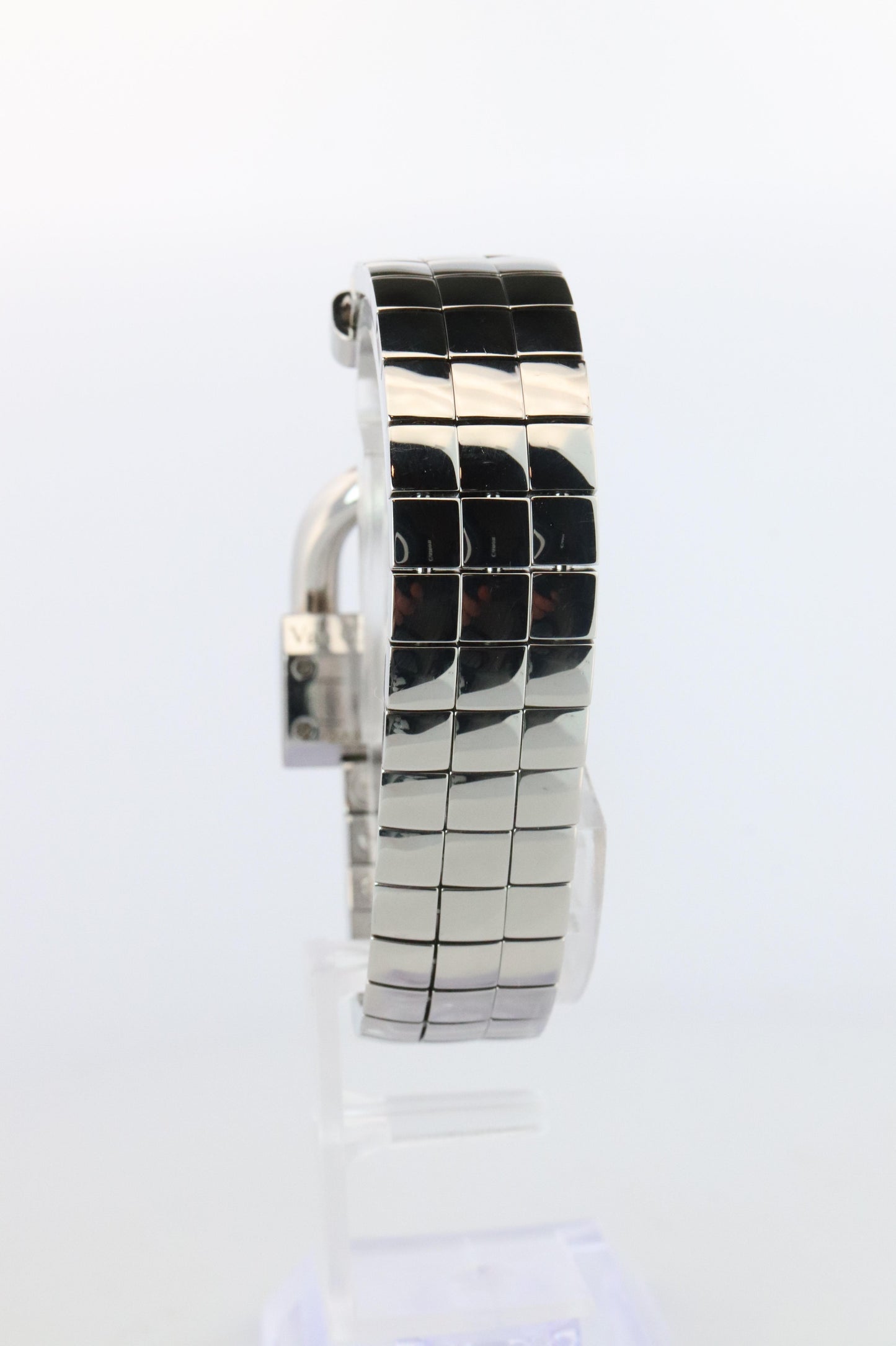 Van Cleef and Arpels Cadenas Lock watch. VCA Cadenas wristwatch