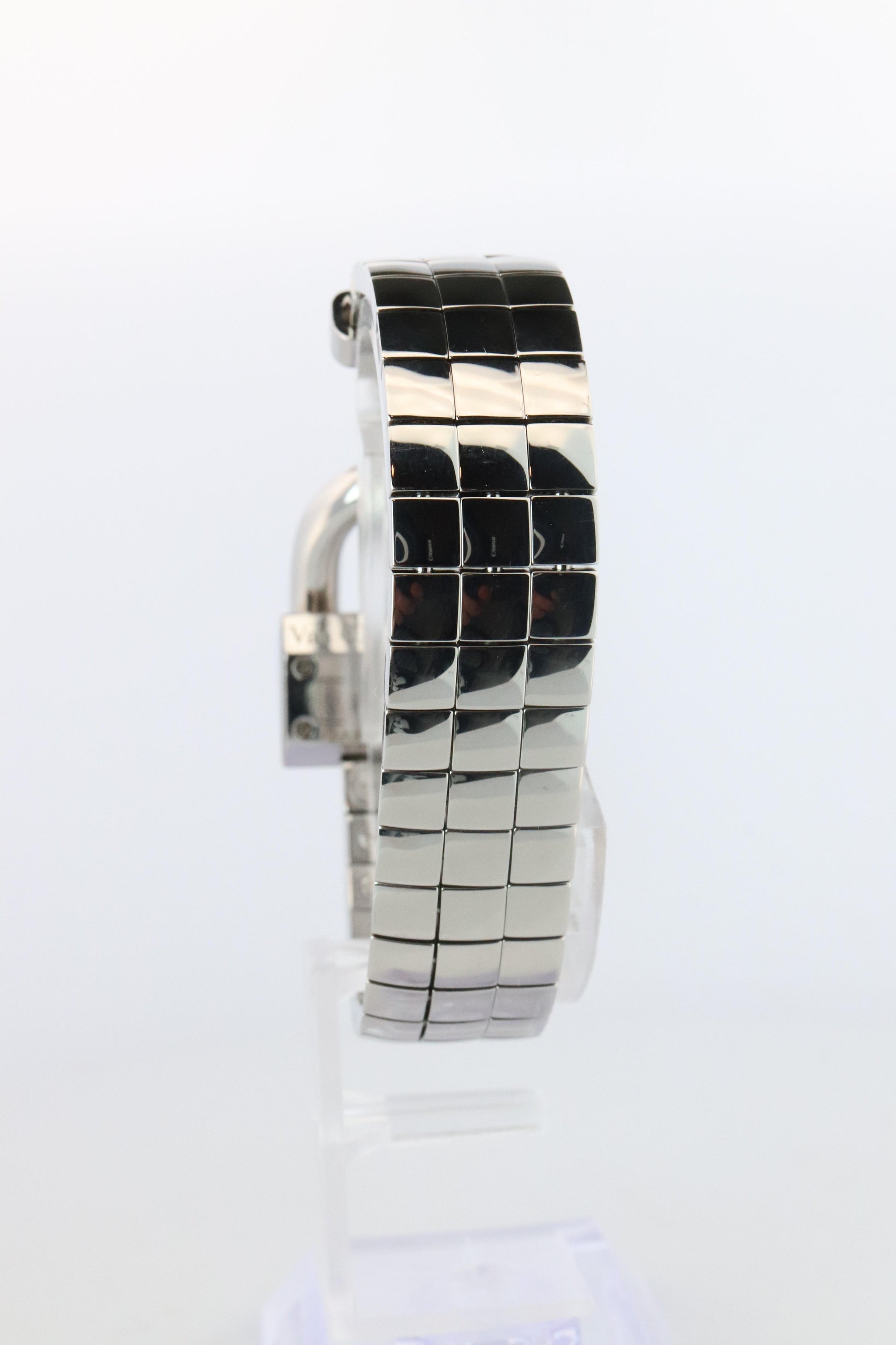 Van Cleef and Arpels Cadenas Lock watch. VCA Cadenas wristwatch