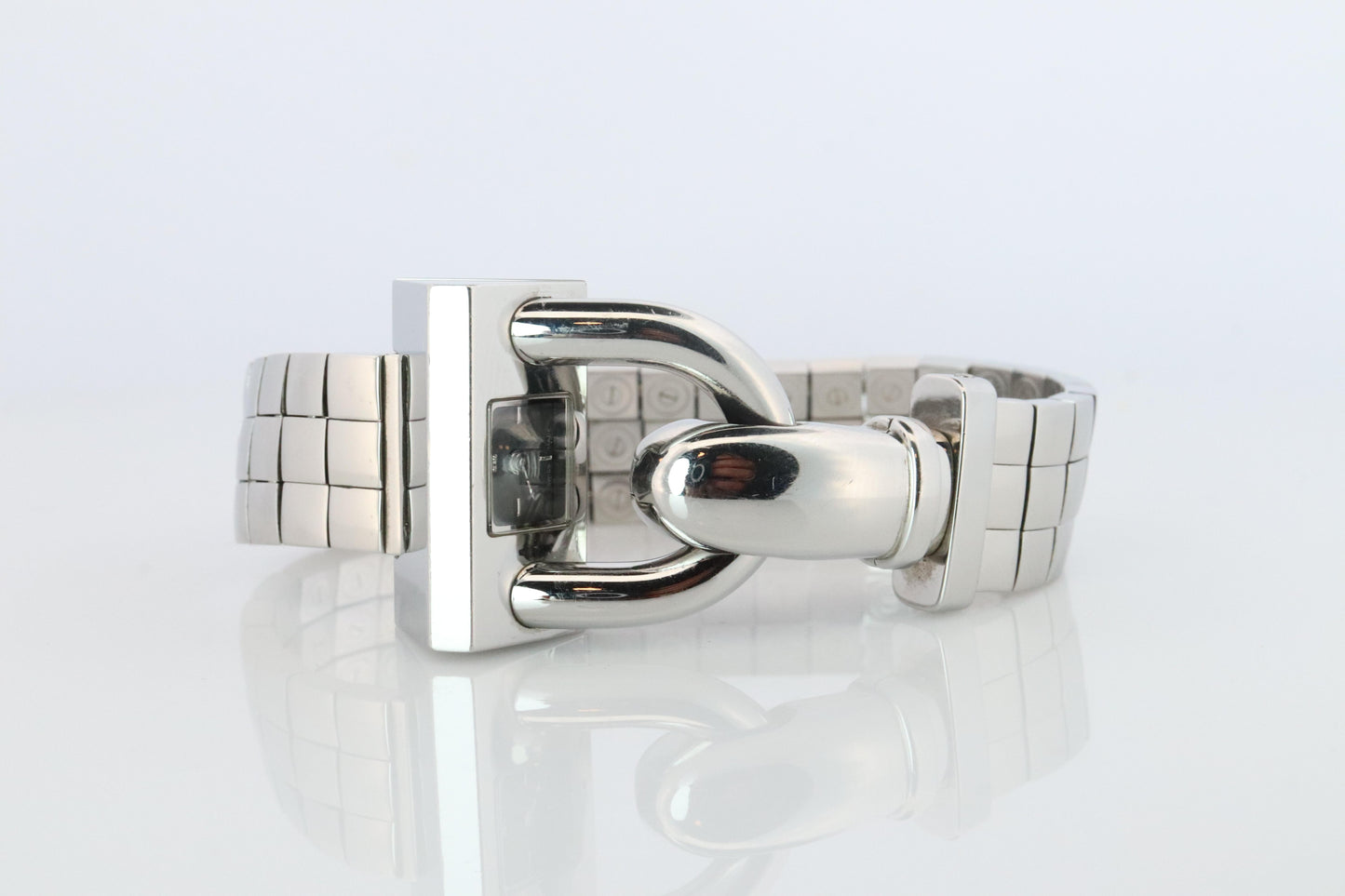 Van Cleef and Arpels Cadenas Lock watch. VCA Cadenas wristwatch