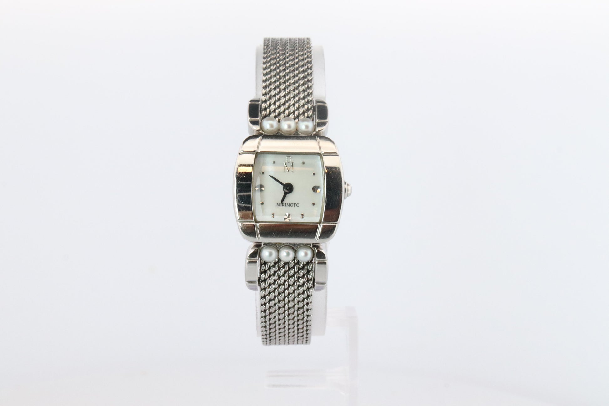 Mikimoto 500059 Watch. Mikimoto Pearl and MOP Dial ladies watch