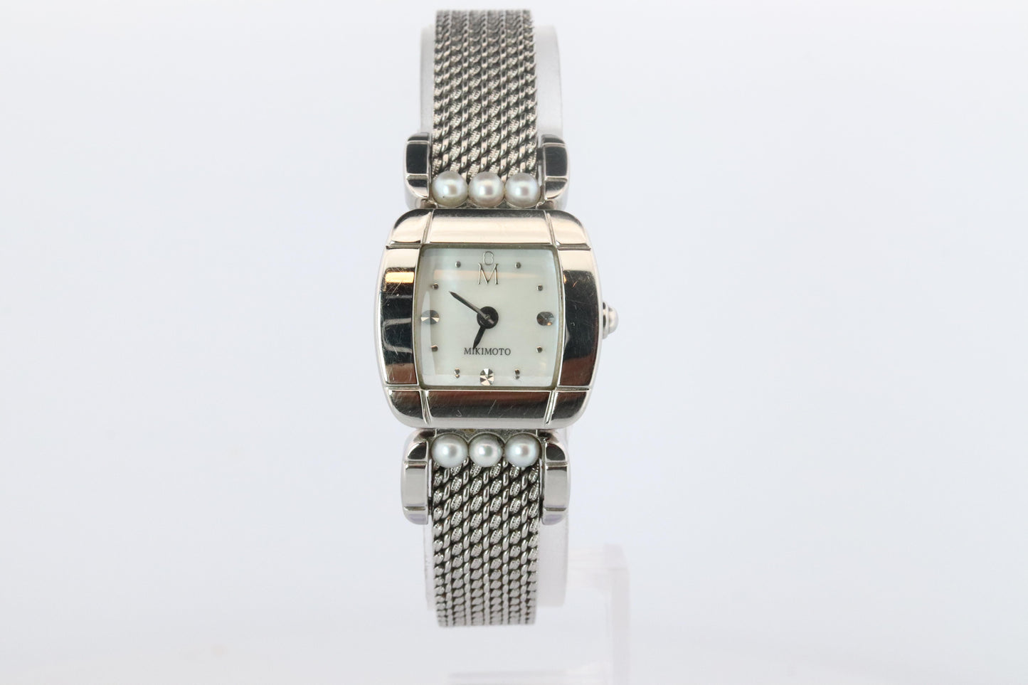 Mikimoto 500059 Watch. Mikimoto Pearl and MOP Dial ladies watch