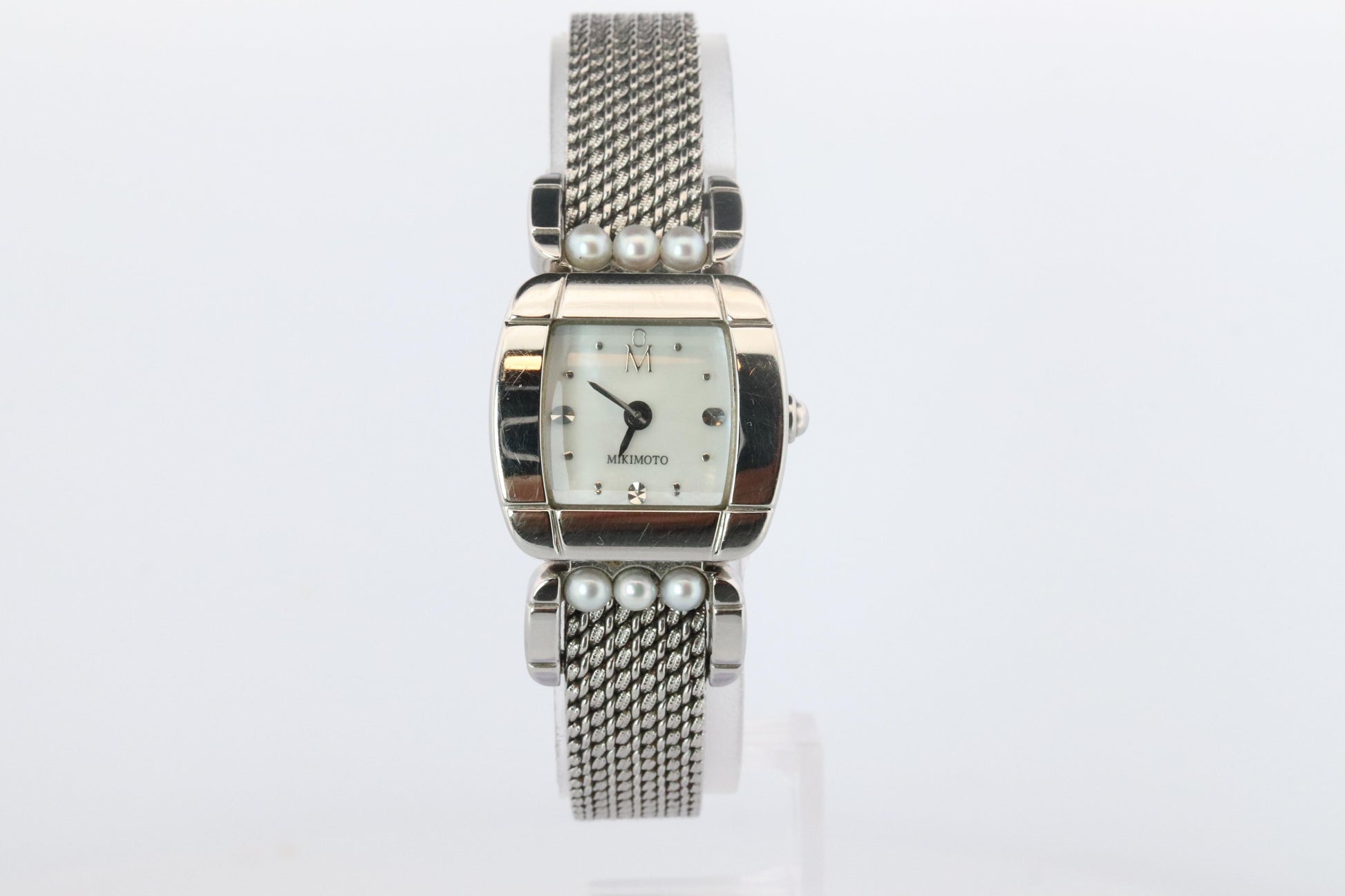 Mikimoto 500059 Watch. Mikimoto Pearl and MOP Dial ladies watch