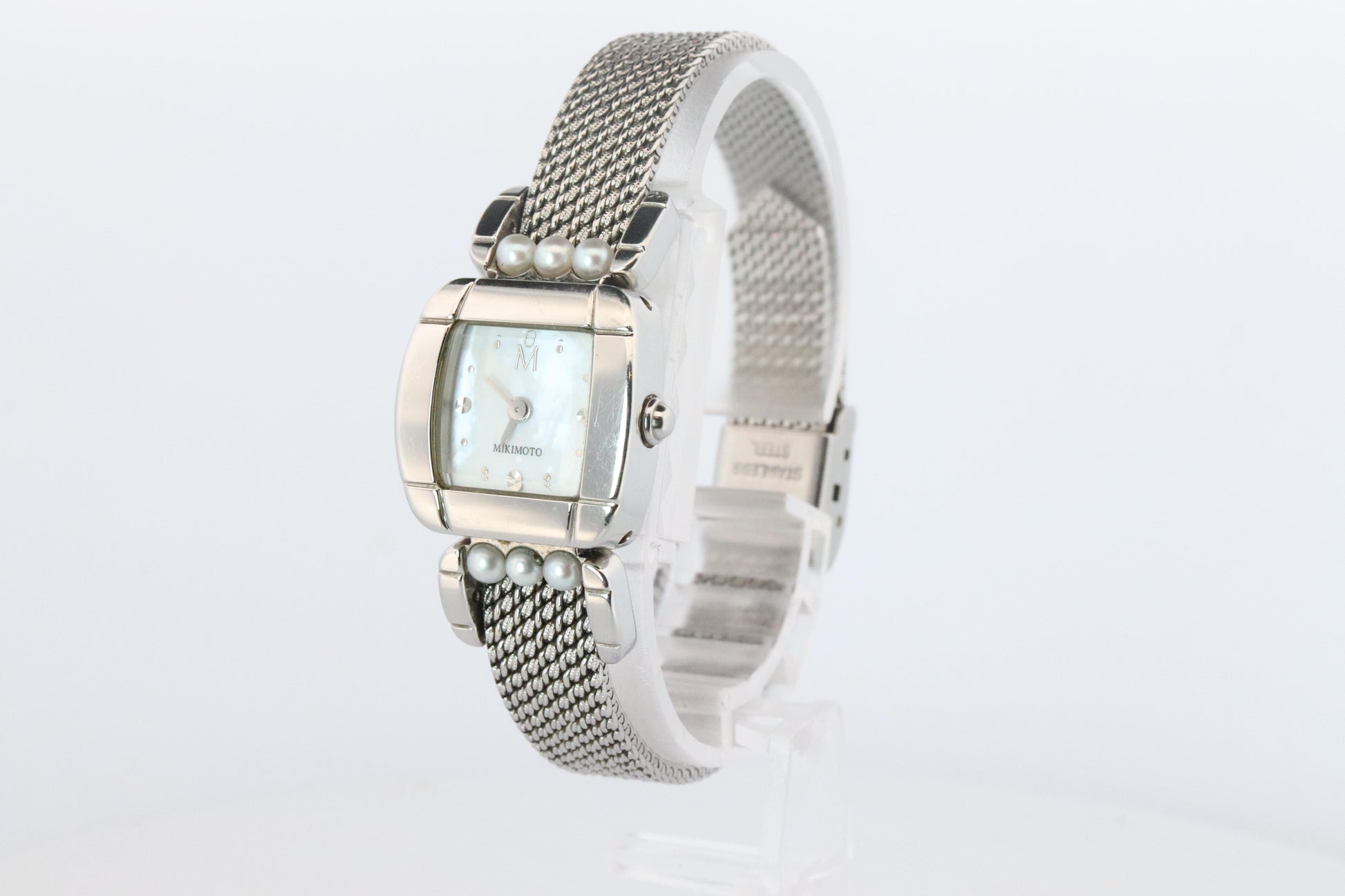 Mikimoto 500059 Watch. Mikimoto Pearl and MOP Dial ladies watch