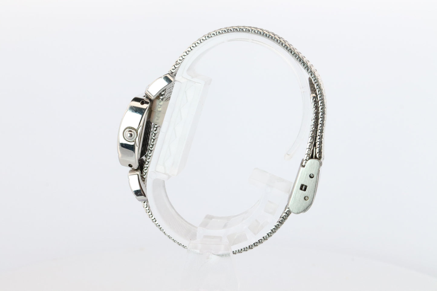 Mikimoto 500059 Watch. Mikimoto Pearl and MOP Dial ladies watch