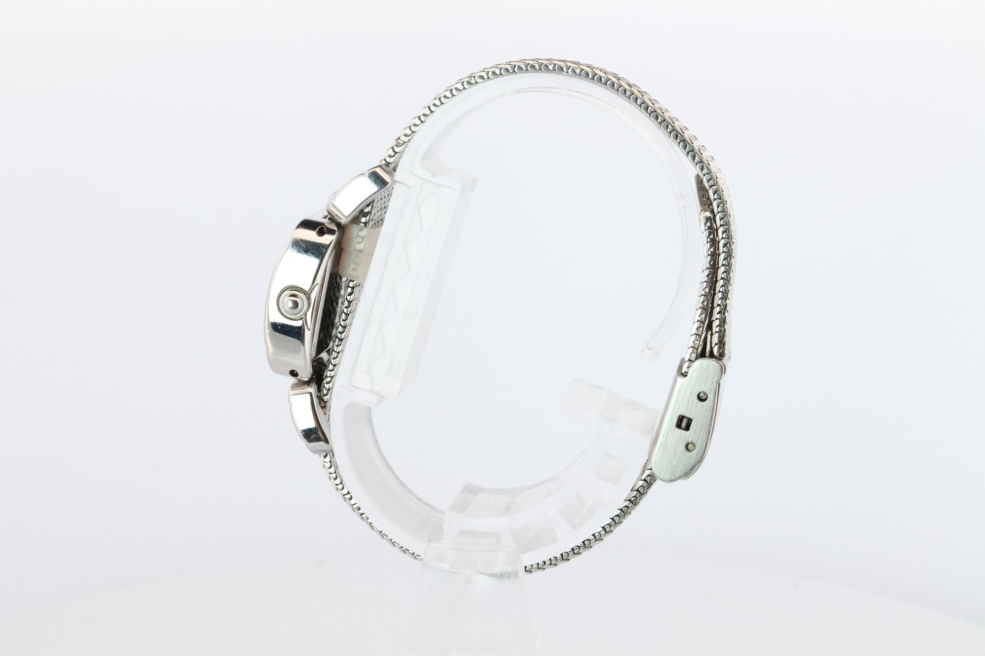 Mikimoto 500059 Watch. Mikimoto Pearl and MOP Dial ladies watch