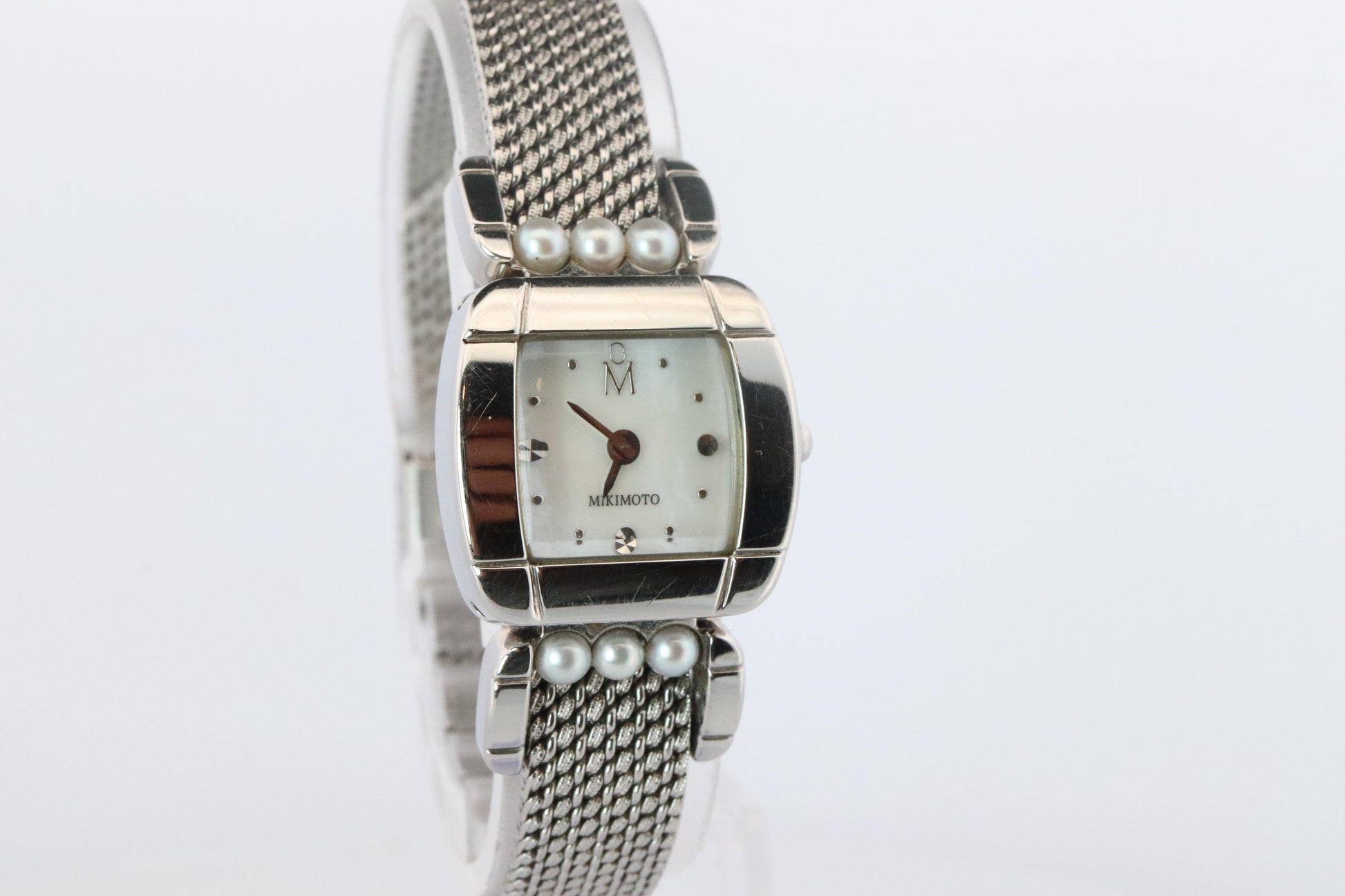 Mikimoto 500059 Watch. Mikimoto Pearl and MOP Dial ladies watch