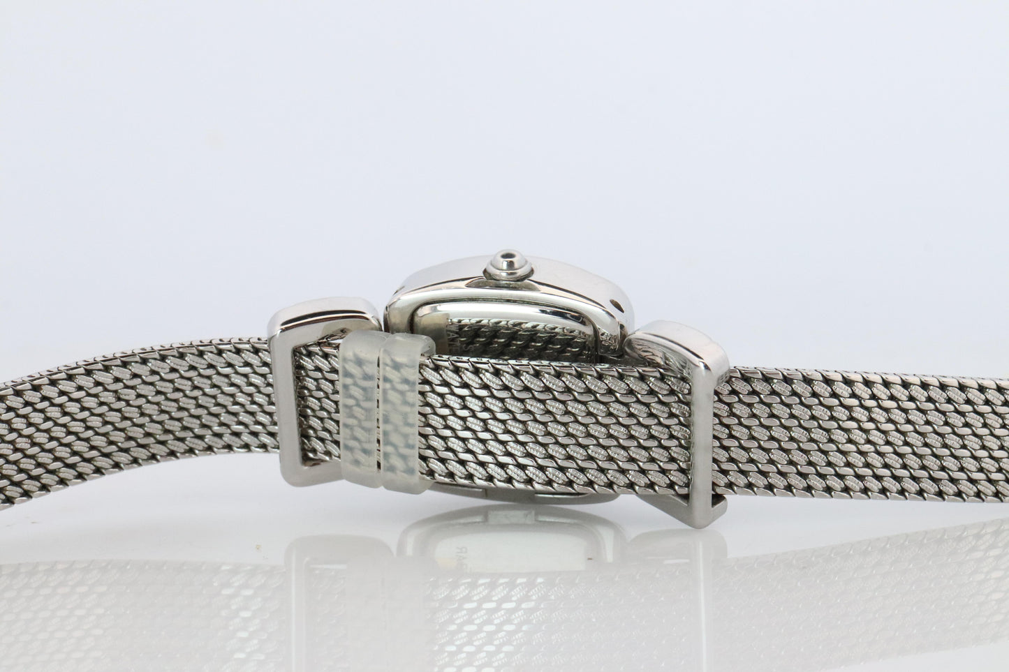 Mikimoto 500059 Watch. Mikimoto Pearl and MOP Dial ladies watch