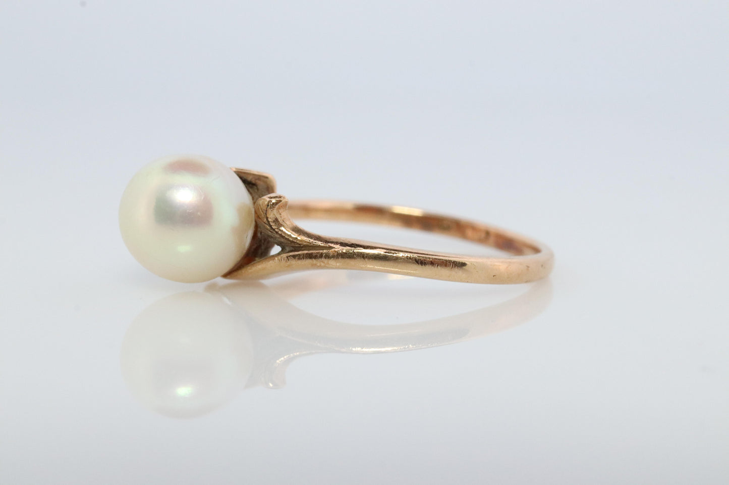 Mikimoto Ring. Vintage 14k Gold Mikimoto Diamond Pearl ring. Mikimoto Pearl