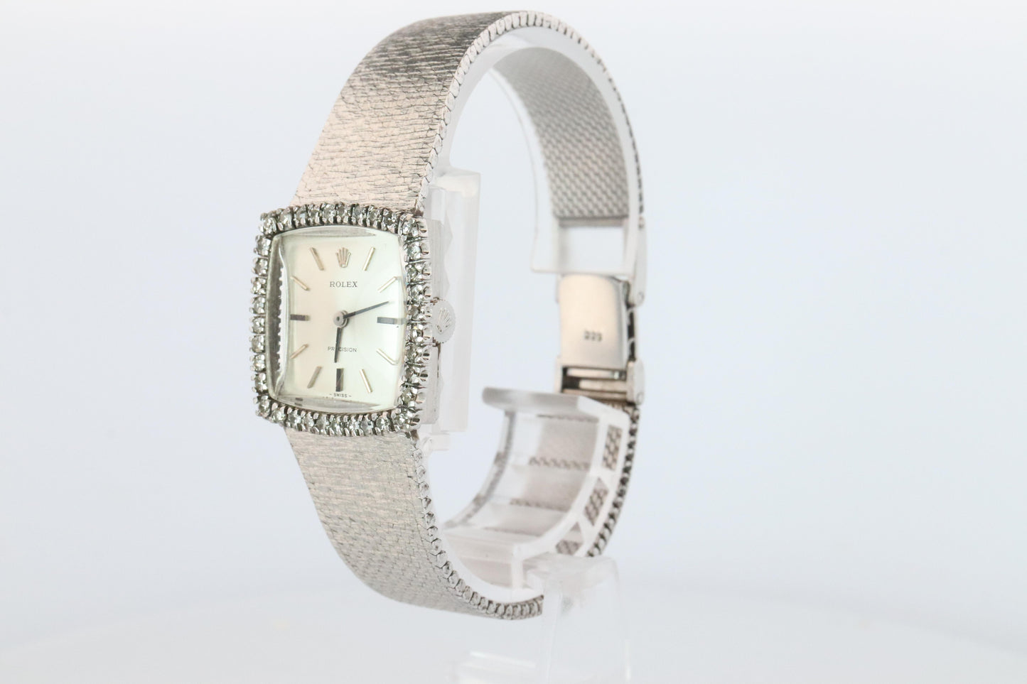 Genuine Rolex Watch. Diamond Bezel 1971 Ladies Manual ROLEX 2611 Precision