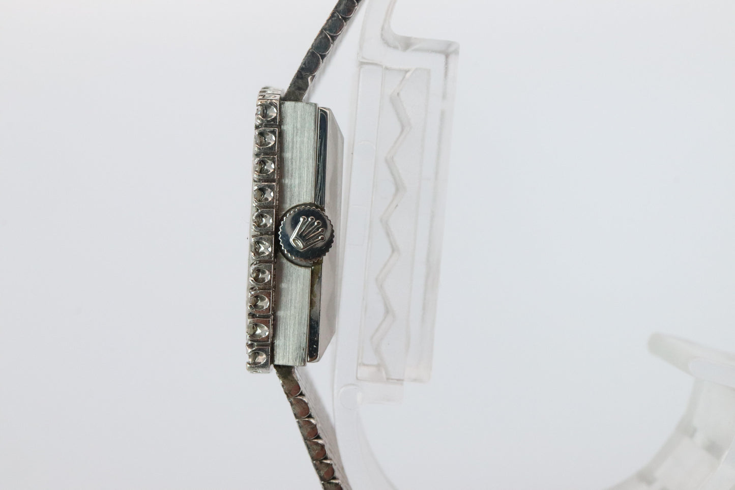 Genuine Rolex Watch. Diamond Bezel 1971 Ladies Manual ROLEX 2611 Precision