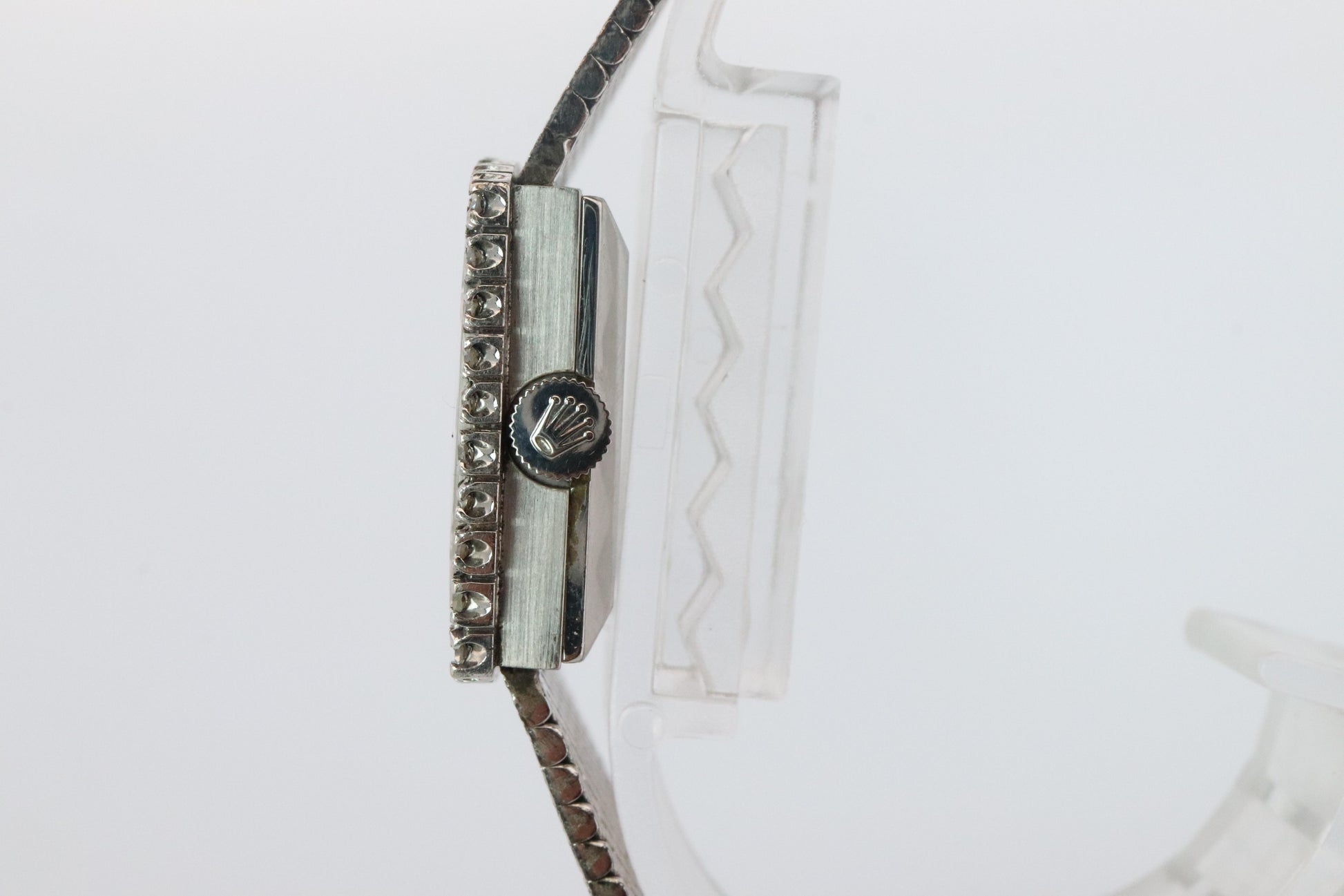 Genuine Rolex Watch. Diamond Bezel 1971 Ladies Manual ROLEX 2611 Precision