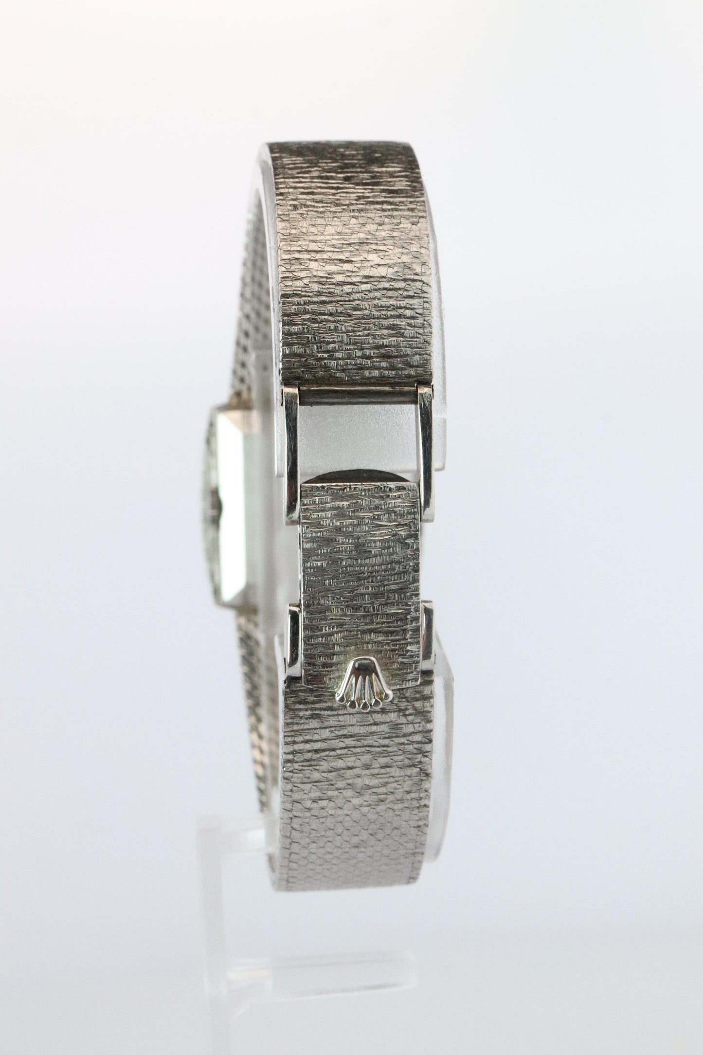 Genuine Rolex Watch. Diamond Bezel 1971 Ladies Manual ROLEX 2611 Precision